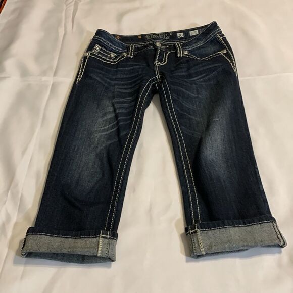 Miss Me size 26 Signature cuffed capris - Picture 2 of 10